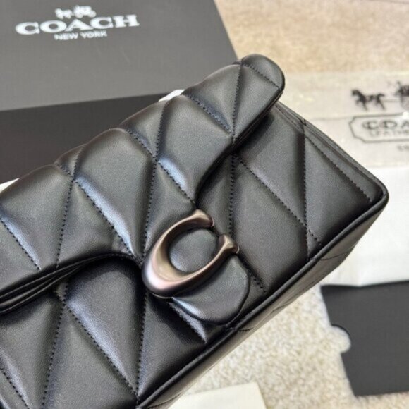 Coach Tabby Shoulder Bag 20 With Pillow Quilting - Picture 4 of 8